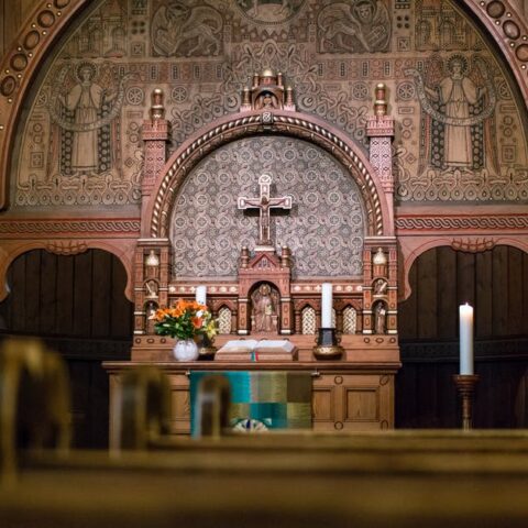 Decorate a Church Altar with Easter Flowers