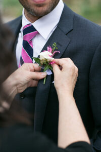 diy boutonniere | white flower for groom's lapel