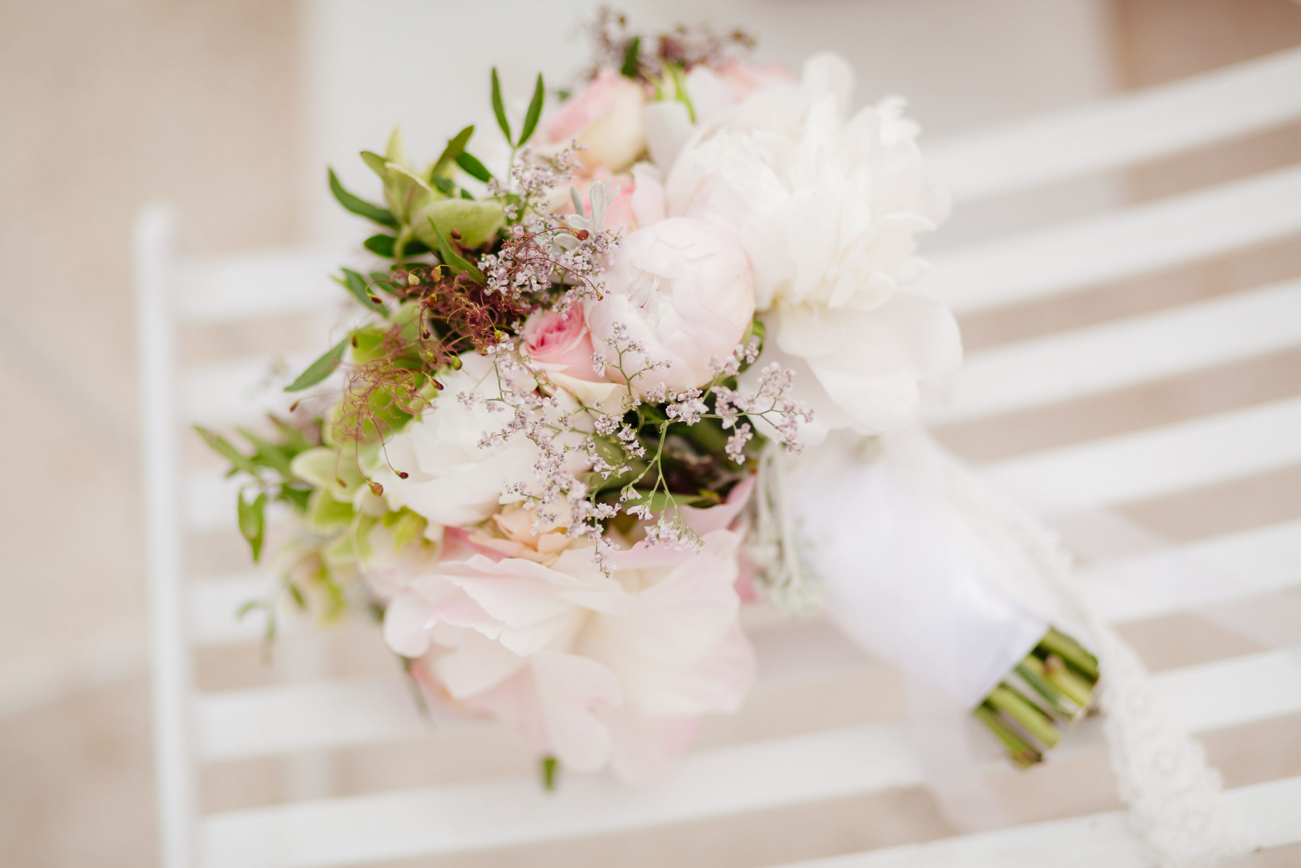 How To Make Wedding Bouquets With Fresh Flowers - Rachel Cho Floral Design