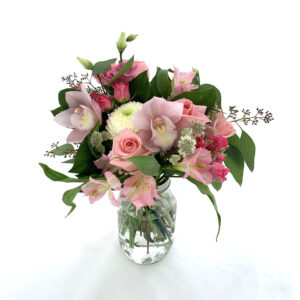 pink bouquet as part of flower ideas for first date