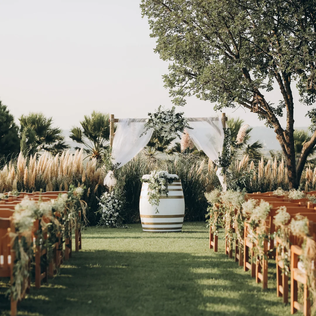 backyard wedding decor